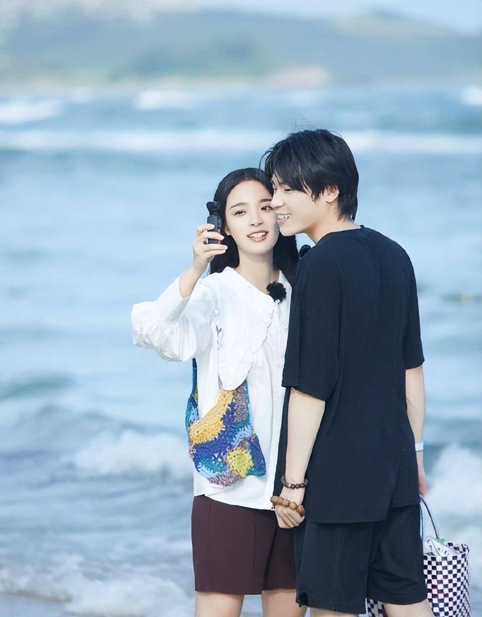 湖南台小花李莎旻子:多才多艺,与隔壁老樊恋爱陷舆论,父亲心疼