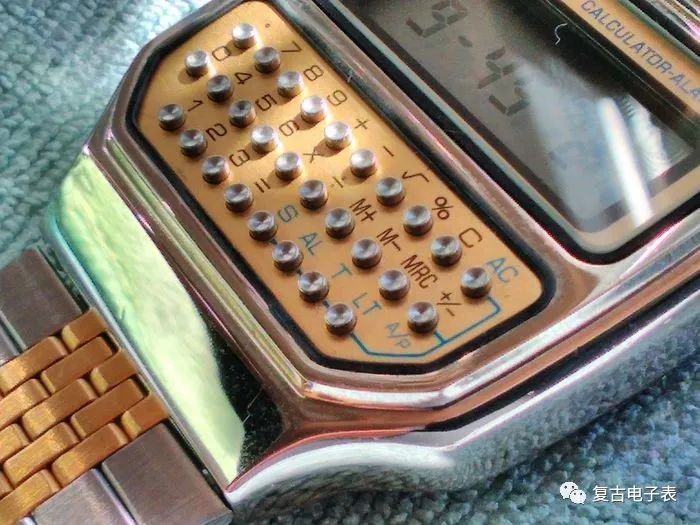 精工脉冲星全金属旋盖计算机手表——seiko pulsar y739