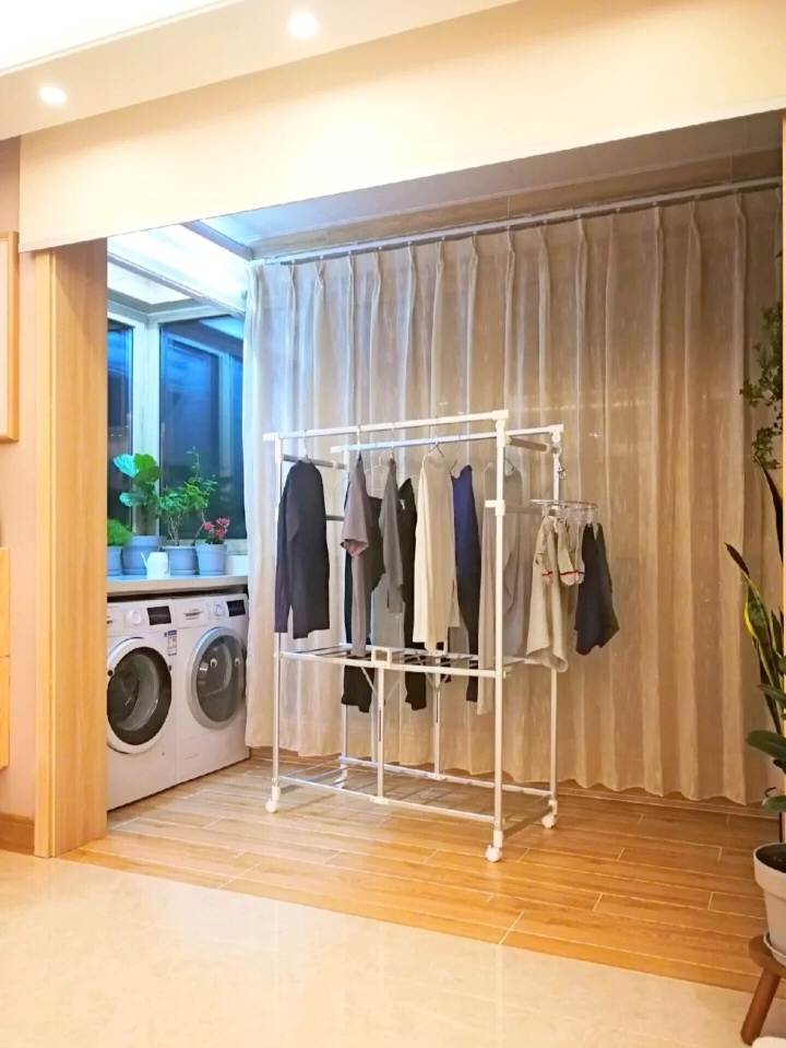 没阳台找不到地方晾衣服?这样设计至少能晾50件衣服