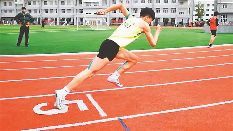 百米短跑对运动员的长距离跑有什么影响?
