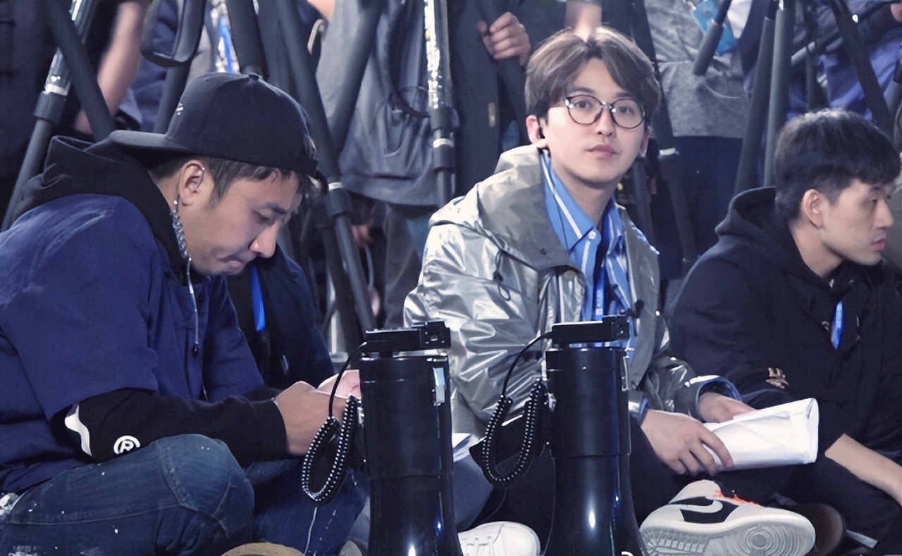 姚泽添对蔡徐坤的"爱"有多深,就被坑得有多惨