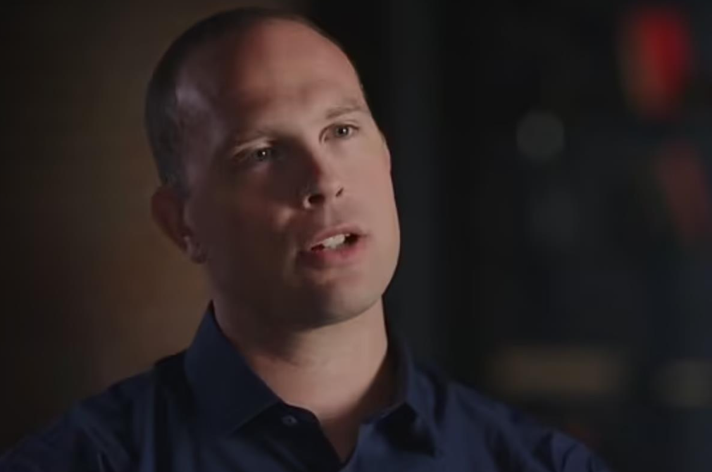 美国绝密行动曝光,前情报官员揭露内幕,用"外星"技术制造武器