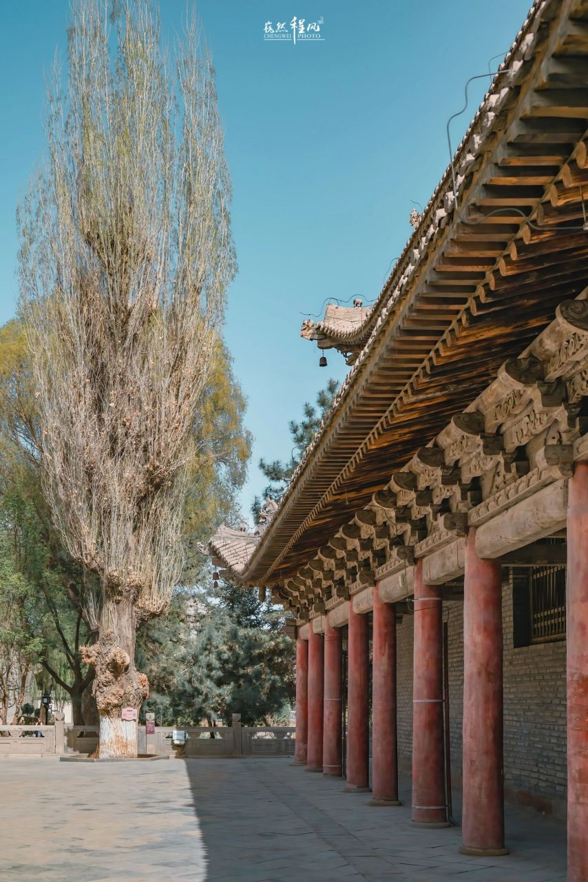 张掖大佛寺原名迦叶如来寺,初建于西晋永康元年(300年),位于于张掖