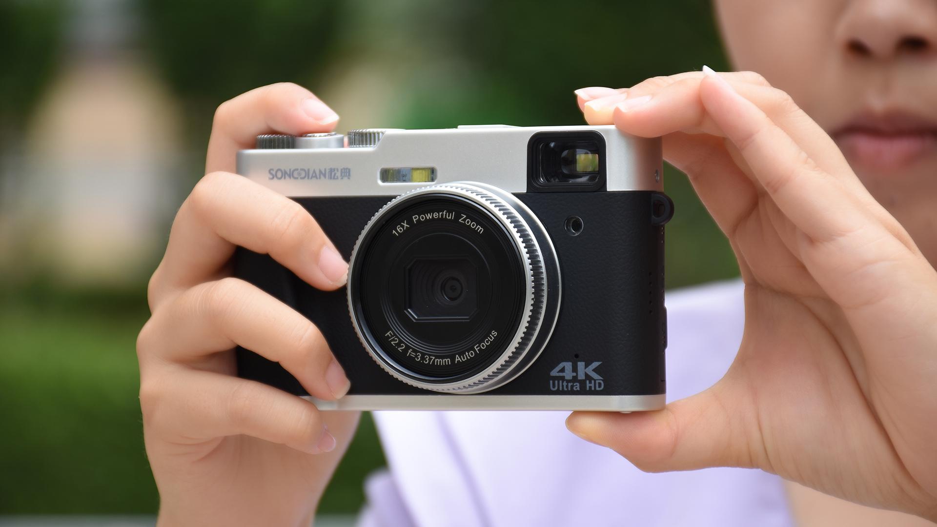 松典dc202l数码相机:复古时尚外观,轻巧街拍神器