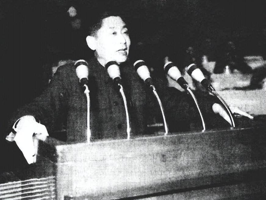 1952年吕其恩任哈尔滨市长后,被陈赓找上门来:你的人,该管管了