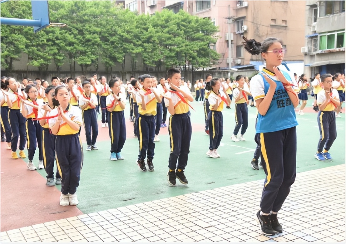 阳光,活力,热情 成都胜西小学广播操比赛尽展少年风采