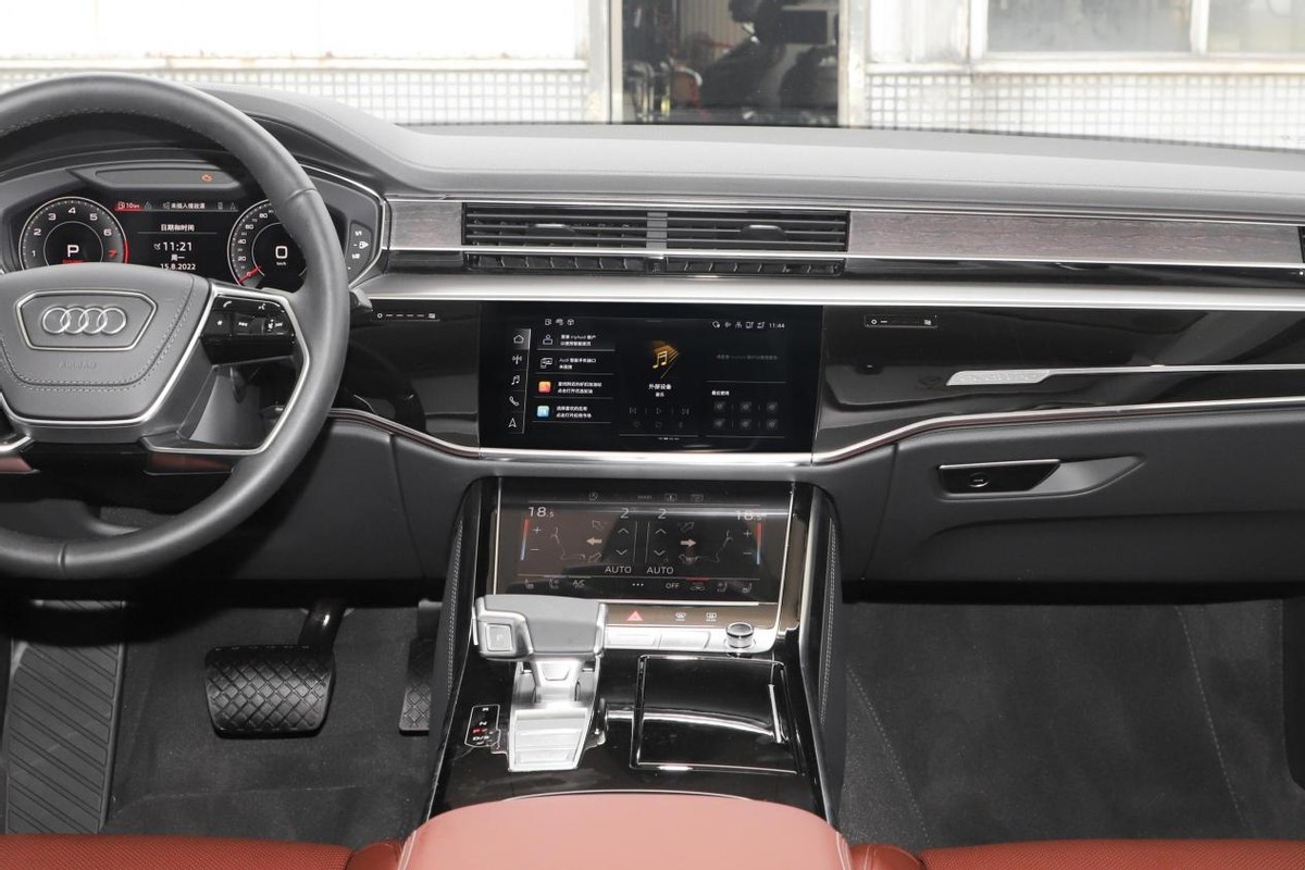 对标宝马7系,内饰迎来优化,新款奥迪a8l将于8月26日上市