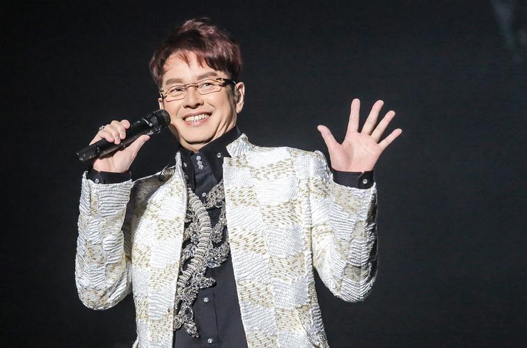 谭咏麟为什么被人家叫为校长