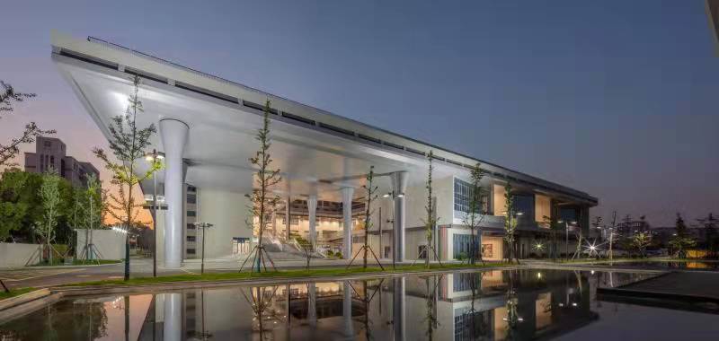 上海赫德双语学校,首届毕业生就被剑桥大学录取4人