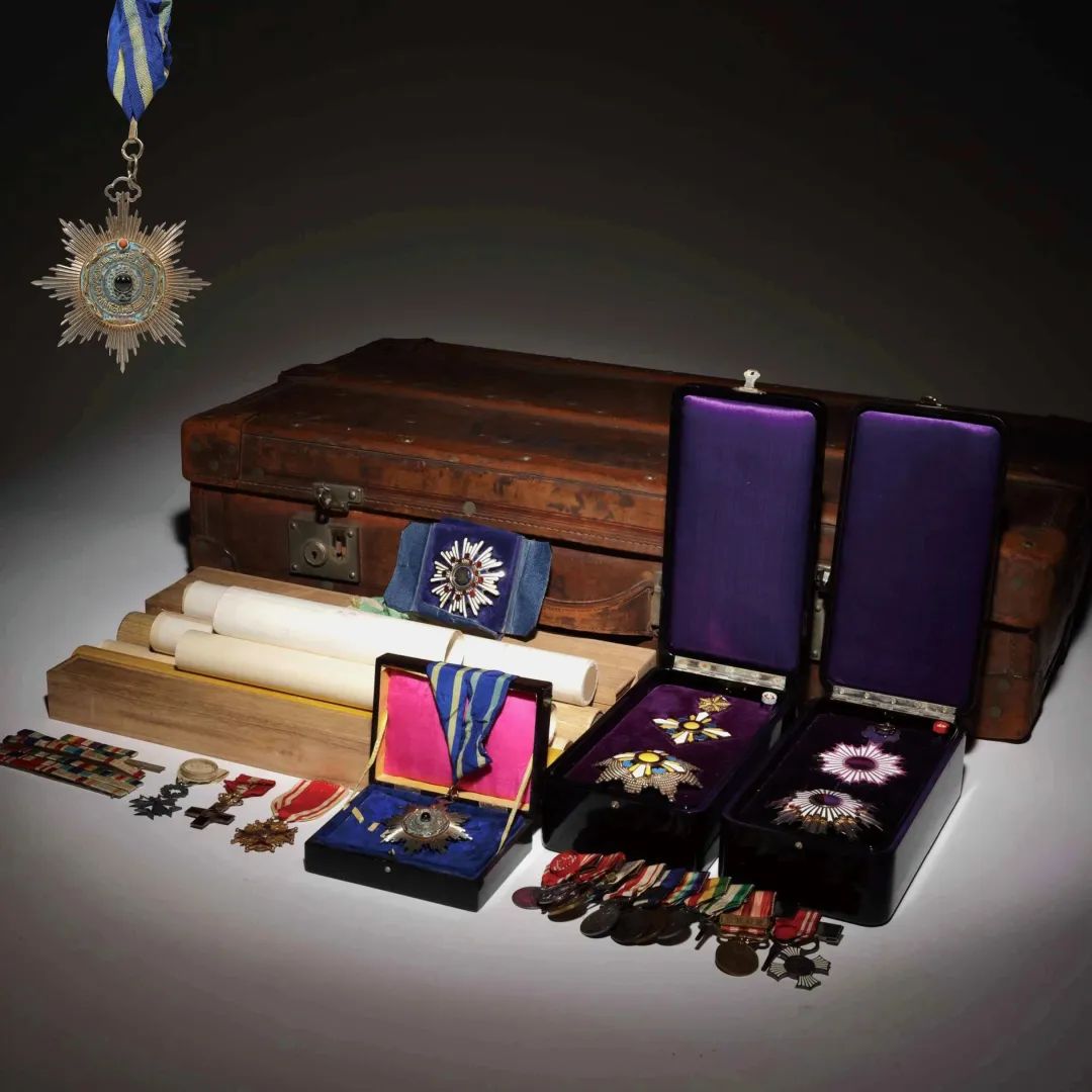 御赐双龙宝星等高级勋章一组