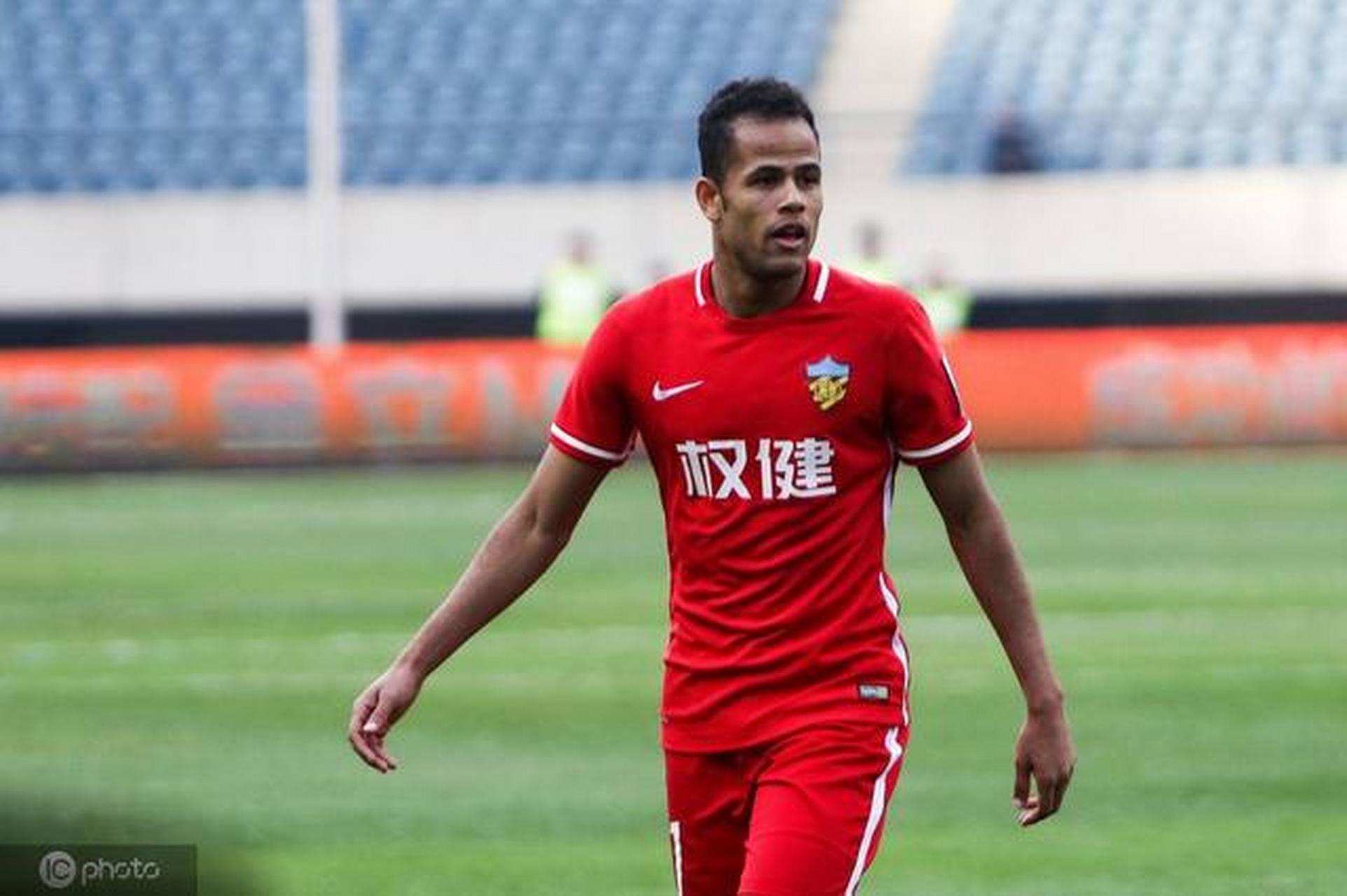 巴媒:因代言的公司涉嫌诈骗,前权健外援格乌瓦尼奥被起诉