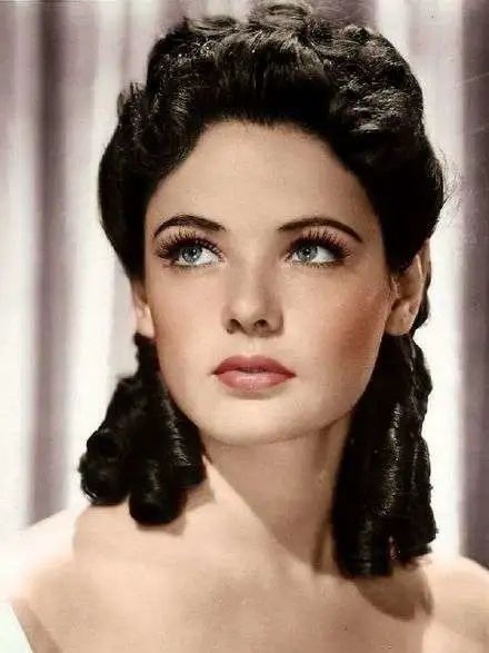 好莱坞女星吉恩·蒂尔尼:她为何非议不断?