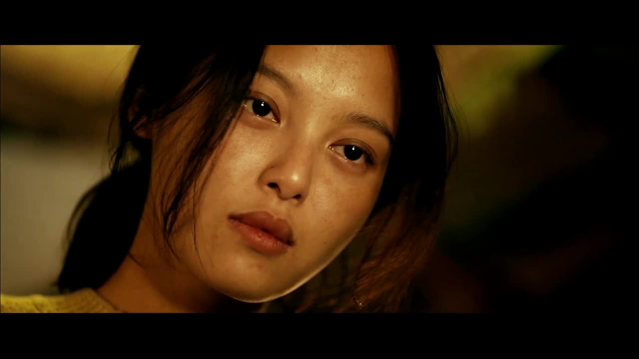 从小赚钱养家,后被甄子丹发掘当演员,辛芷蕾不为人知的一面