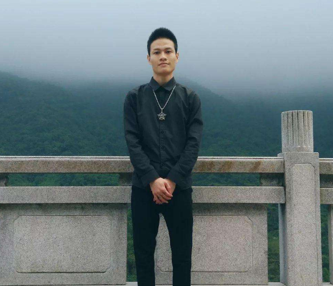 20万杀马特的偶像,家族创始人罗福兴,10年后的今天他过得怎样?