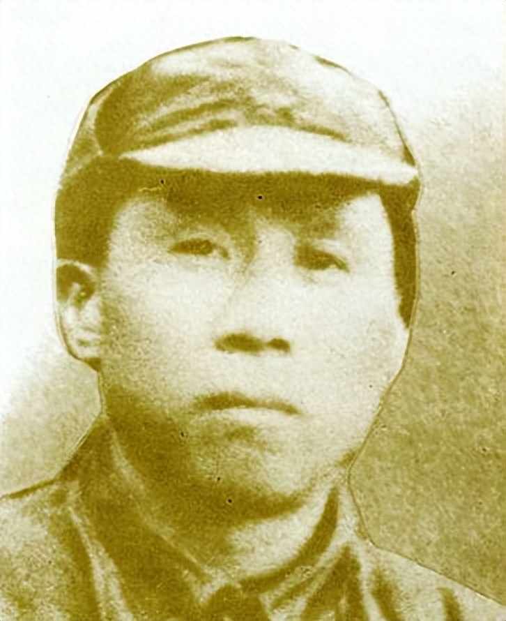 1955年女将军衣锦还乡路遇曾经欺辱过自己前夫给他传几句话