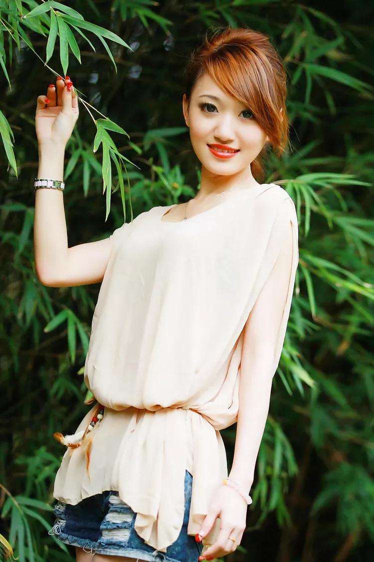 倾国倾城的美女照片一册