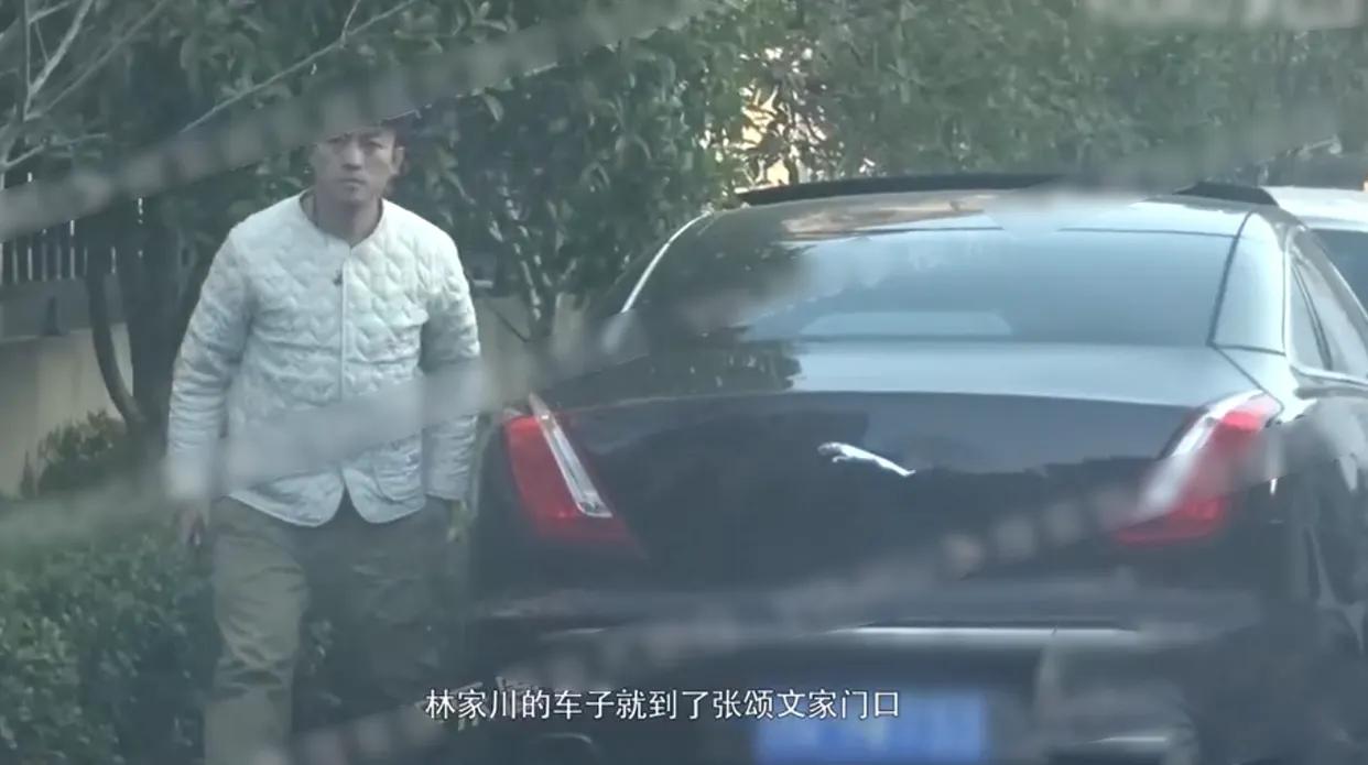 張頌文的妻子兒子首曝光,與朱一圍聚餐,門口的電動車很顯眼