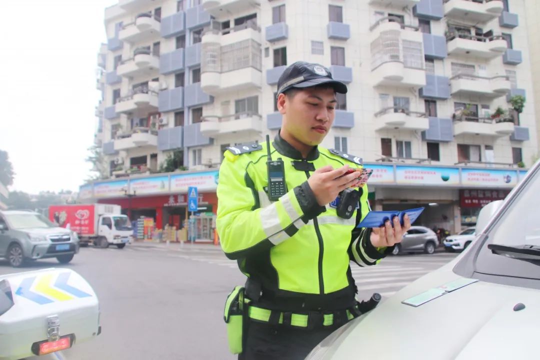 东莞辅警力量|黄家威:金盾铁马,多次从死神手里救人