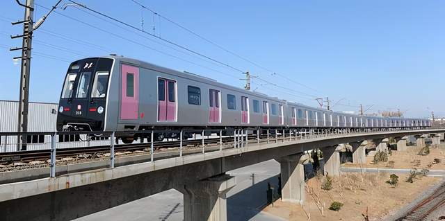 北京地铁19号线南起丰台区新宫站经西城区,北至海淀区牡丹园站