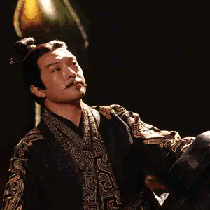 这才是秦始皇,九个字讲完《大秦赋》四十多集!历史,何必宫斗