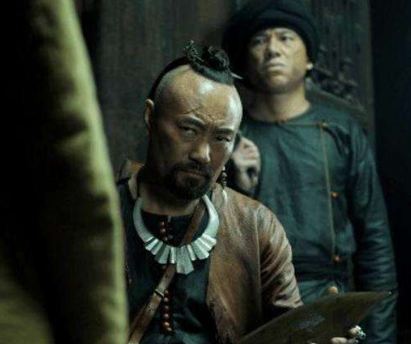 1925年,女匪"驼龙"被枪决,行刑前身穿丝绸旗袍,高喊我不怕死