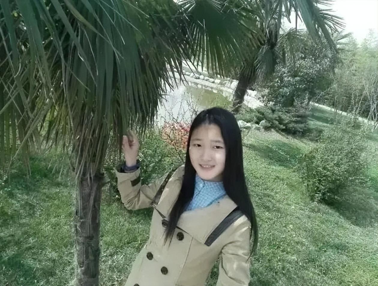 山西农村女孩王婕,被父亲抛弃,后考上211名校,两年拿24项大奖