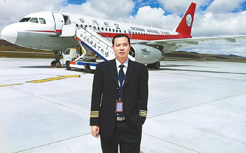 "中国机长"刘传健,34分钟救下128人,着陆后为何半年没复飞?