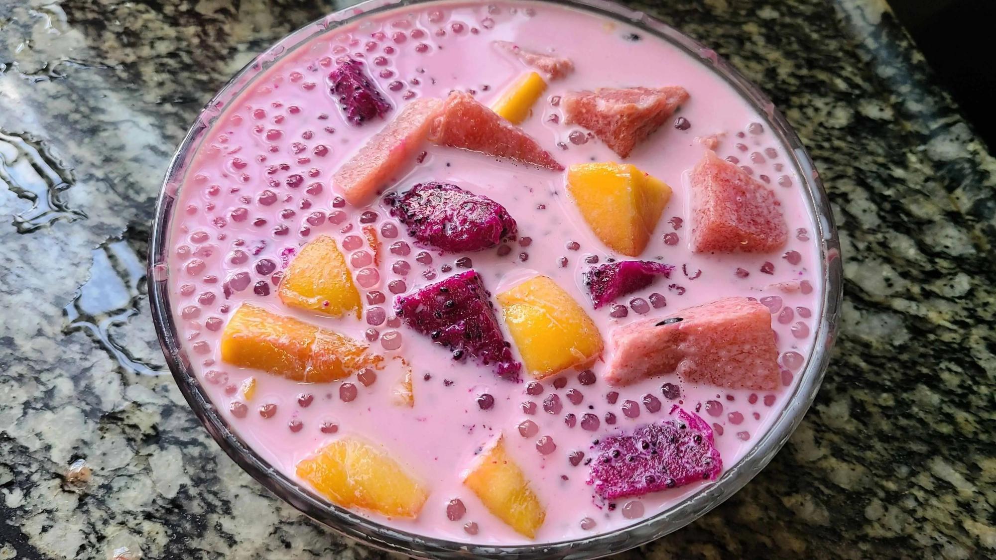 简单易做的夏季必备甜品:水果西米露,清凉又解暑!