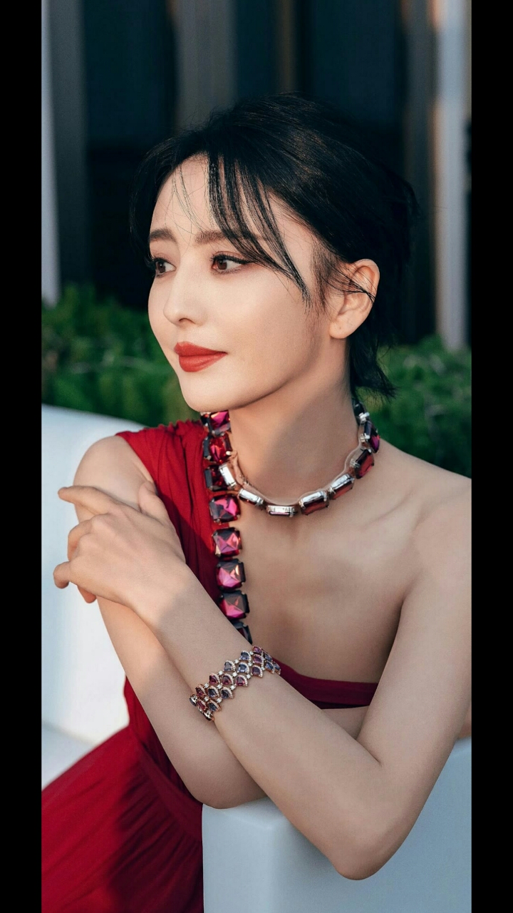 百变女神佟丽娅,才是真的美