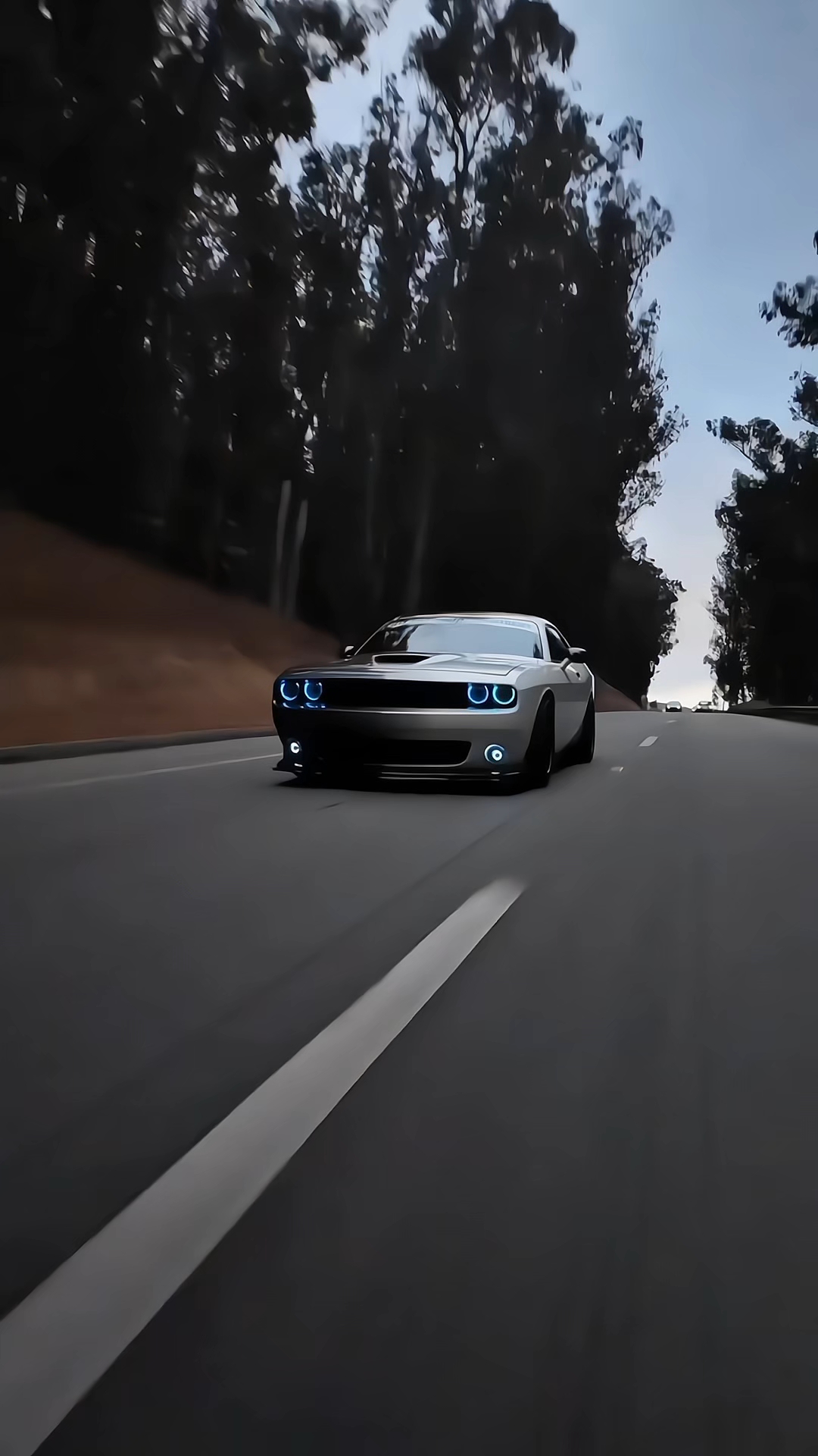 道奇挑战者地狱猫,美式大v8!美式肌肉车!