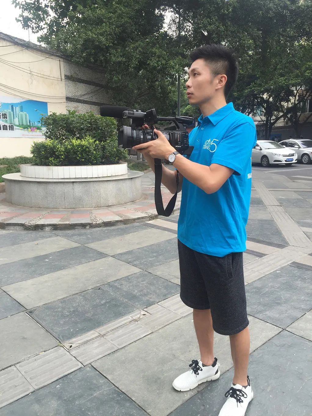 "在这个平凡的周一,敬平凡的自己" 大运频道记者黄河手记