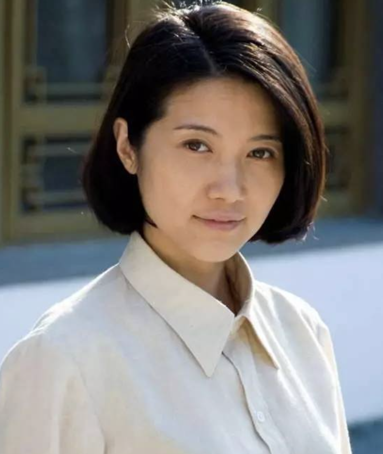 颜丙燕:照顾绝症母亲息影8年,八次夺得影后,50岁还未婚单身