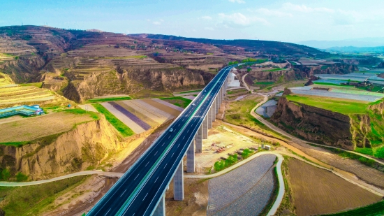 中铁十一局二公司参建的天定高速顺利通过竣工验收