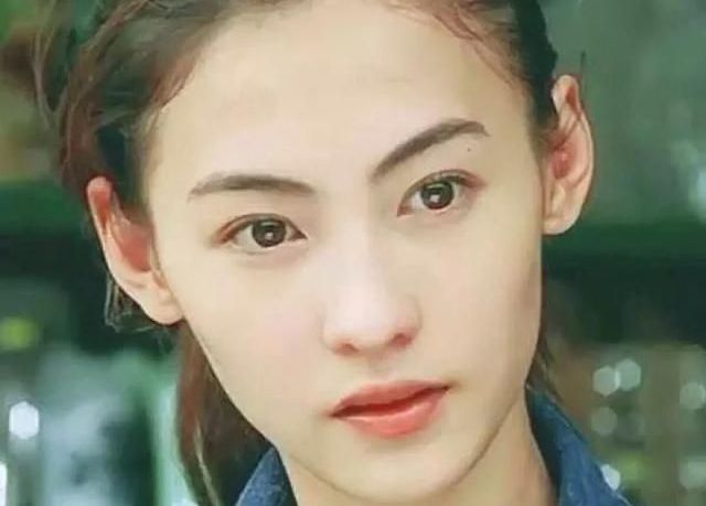 抽烟,养小鬼,整容!这些年女明星们都经历了些什么!