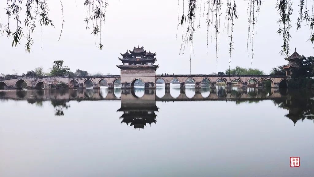 雲南撫仙湖,建水古城,普者黑,五龍壯鄉,羅平風光留影旅拍團