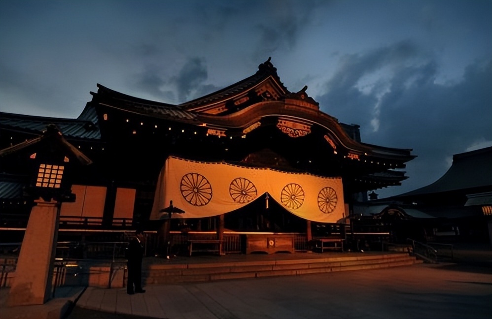 火烧靖国神社的刘强,回国后被单位开除,妻子离婚,后来怎么样了