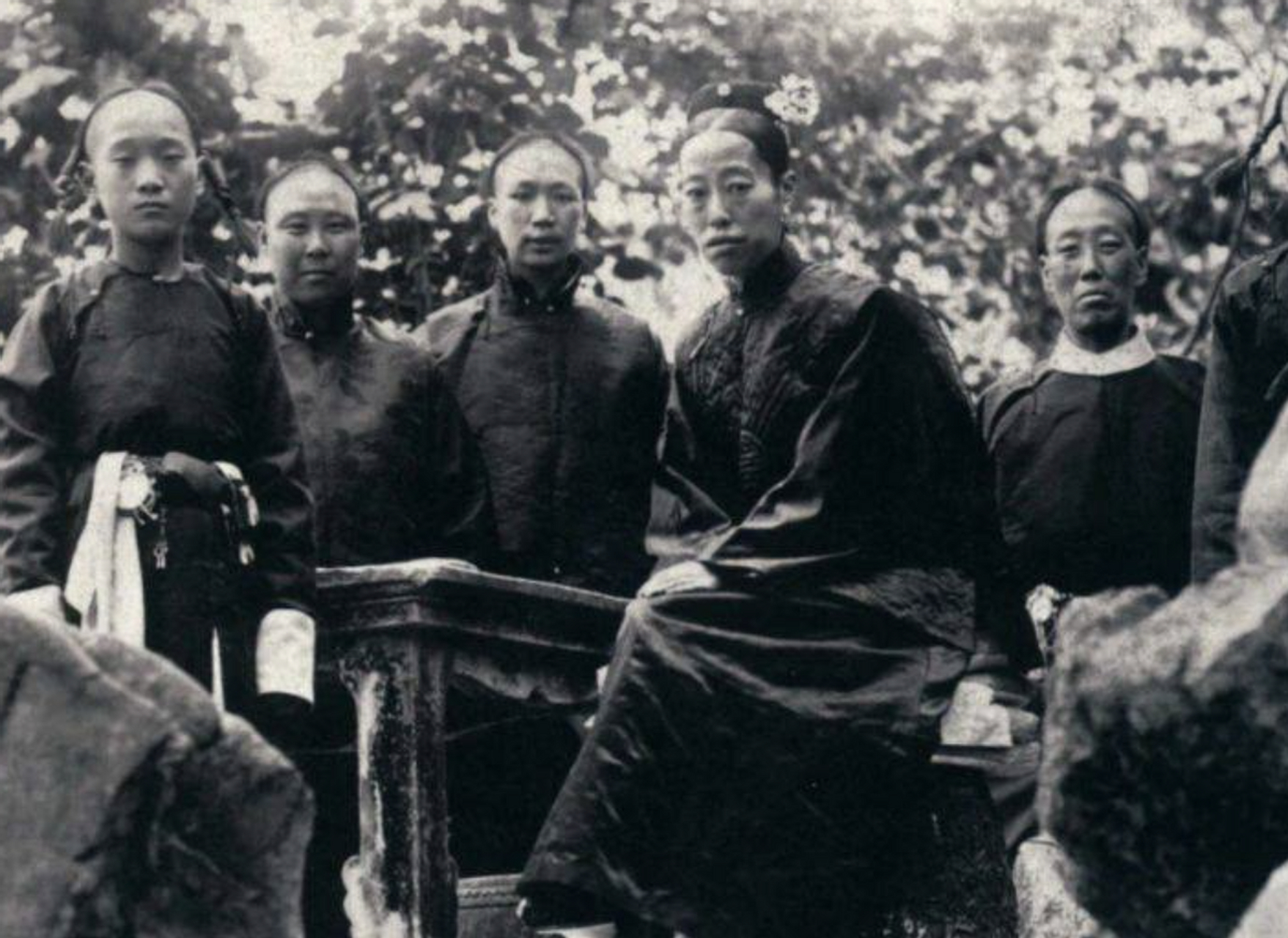 二十几年前,顺天府大城县,一户侍弄皮货的李姓人家迎来了一个咕咕啼哭