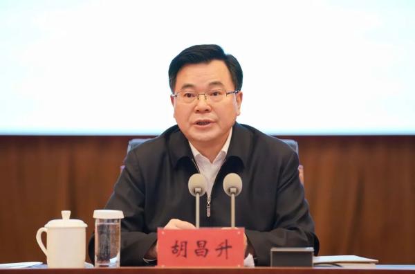 新任省长喊话:领导干部要在自己办公室时间少一点,在企业家办公室时间