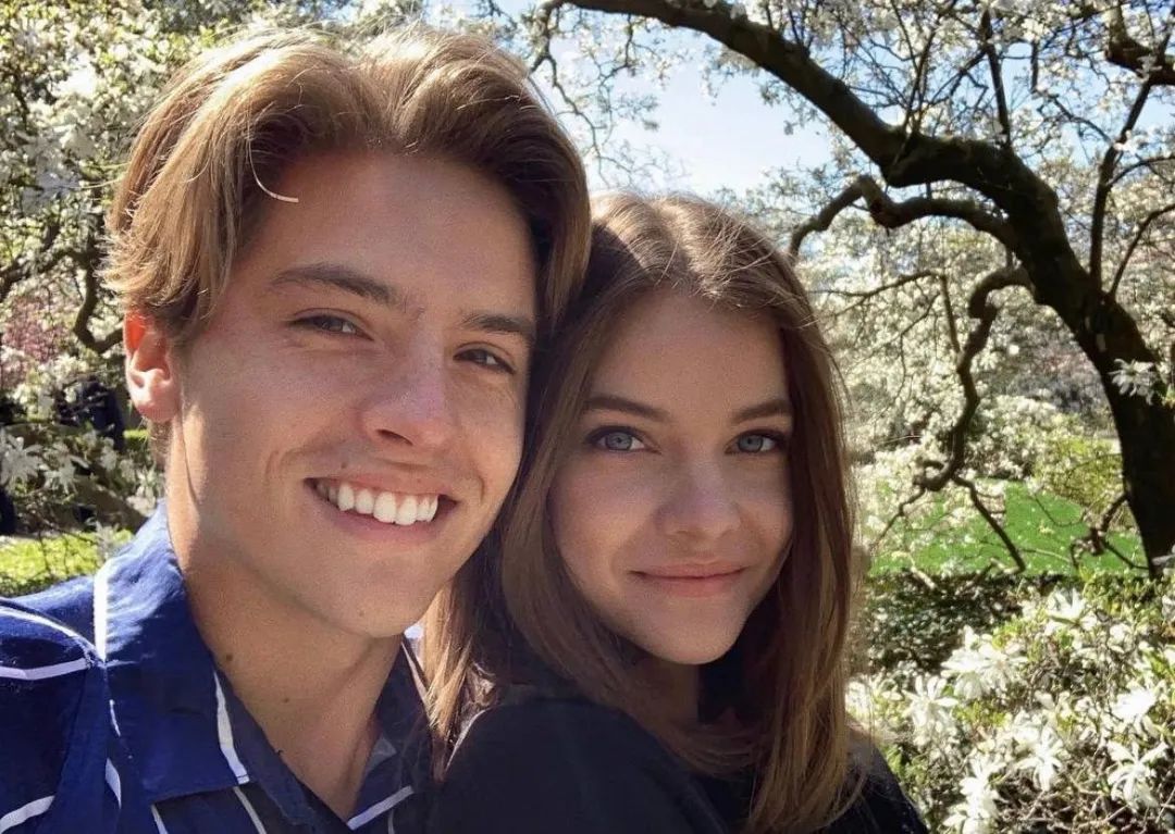 dylan sprouse 在匈牙利结婚,高富帅最终封盘,令我惋惜!