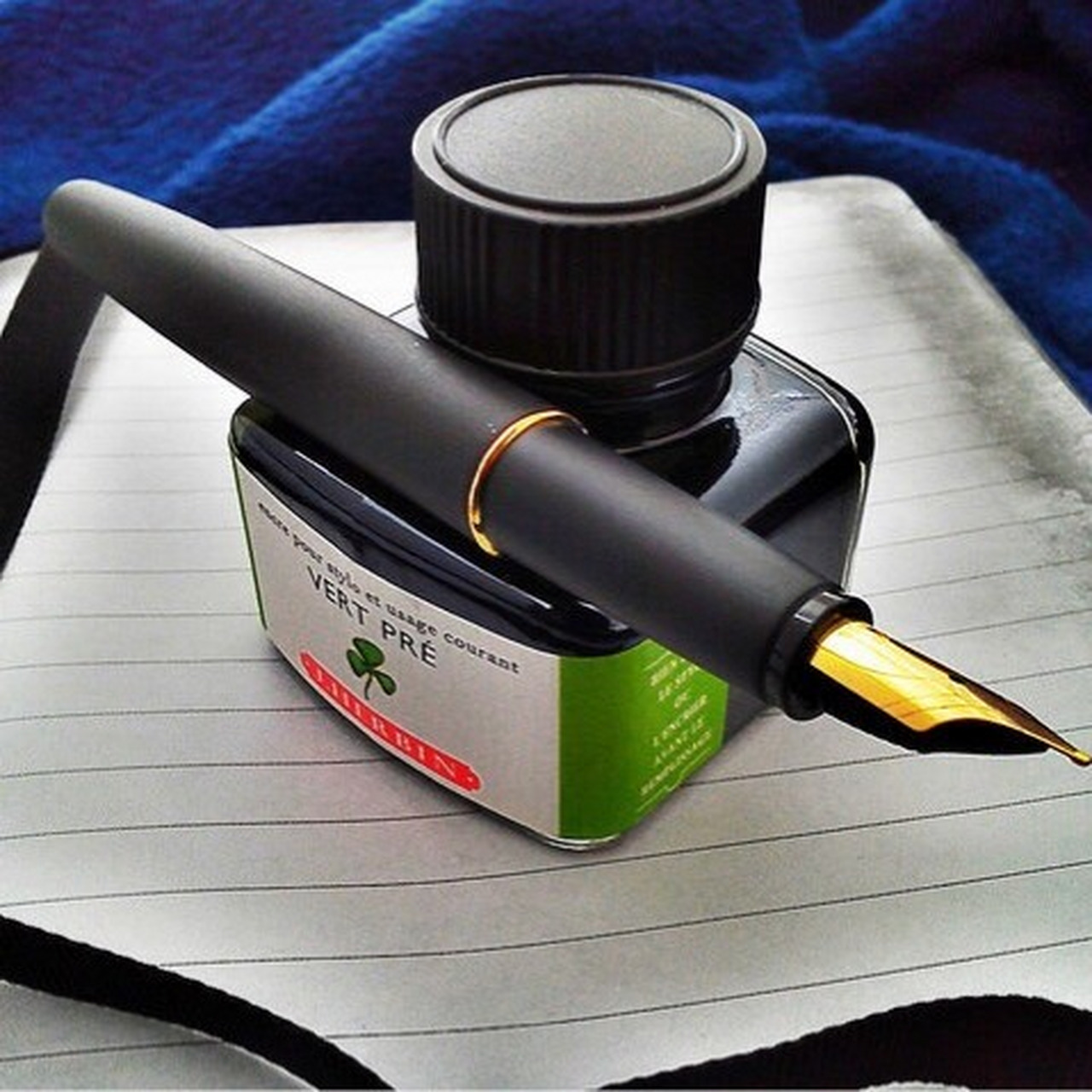 herbin d系列彩色染料钢笔墨水  j.