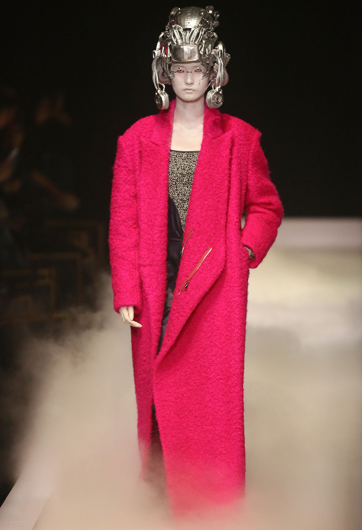 冬奥会开闭幕式服装设计师丁洁"视界·边界"时装秀在京举行