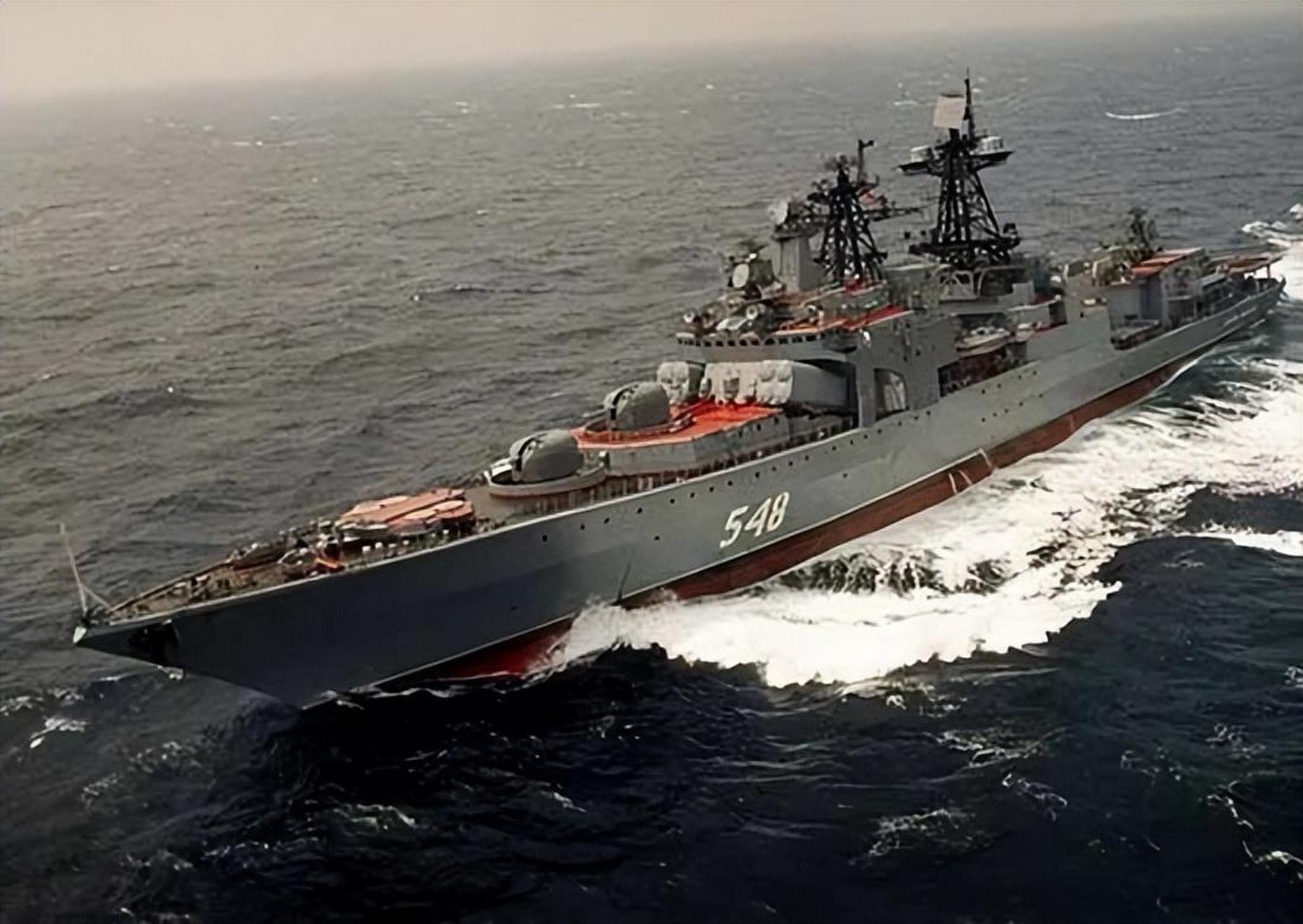 而956型驱逐舰和1155型大型反潜舰就被苏联红海军视为远洋突击舰群中