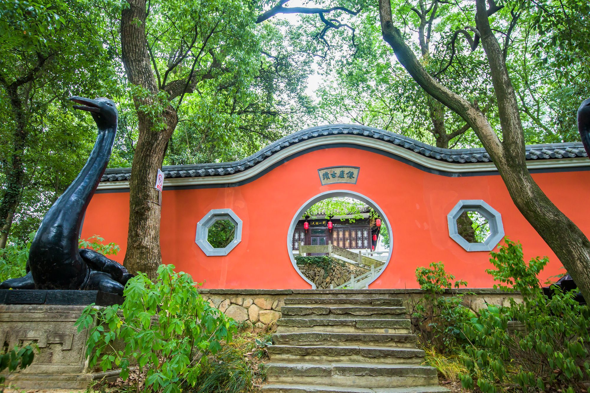 杭州桐庐有一座桐君山,被誉为"小金山",是富春江的热门打卡地