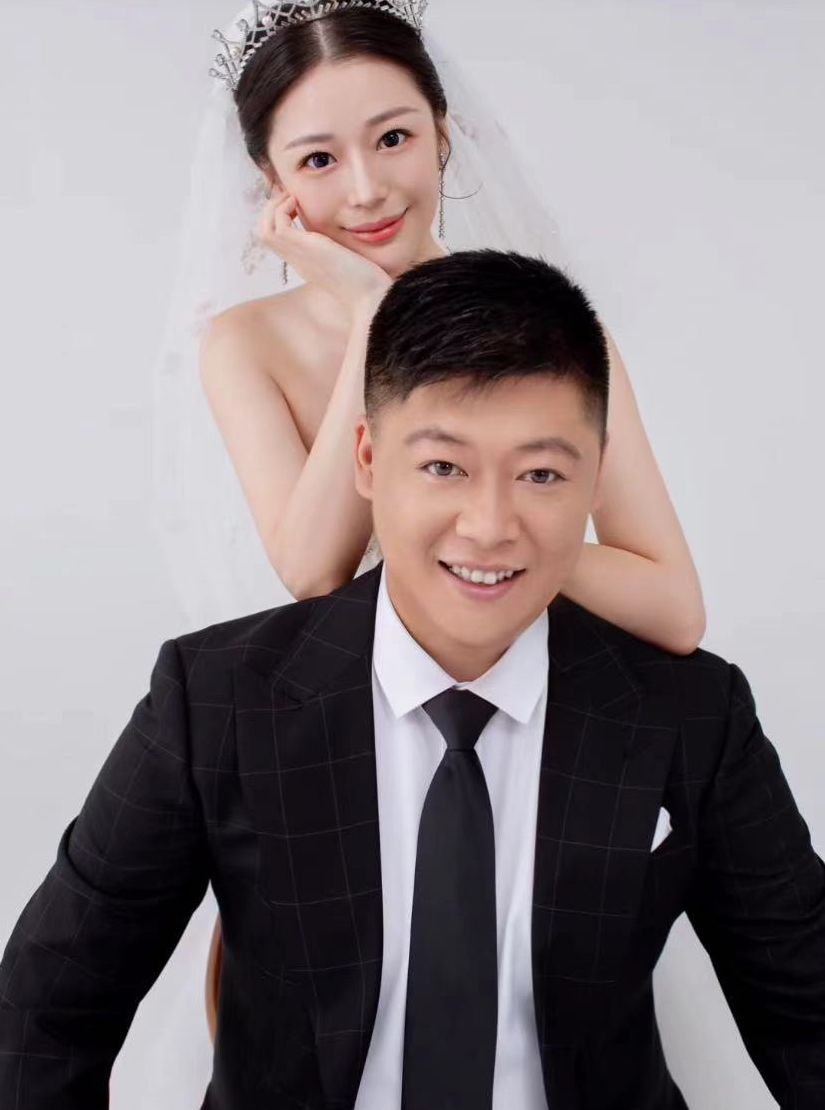 谢永强小12岁娇妻顺利生产!喜得千金重6斤,宝宝正面照萌样足