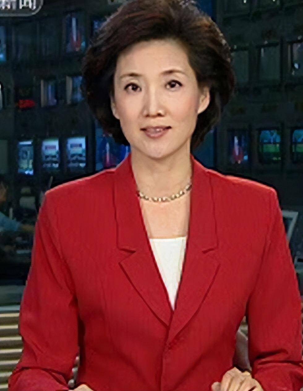 42岁的央视一姐李修平再婚震惊娱乐圈!丈夫官至副国