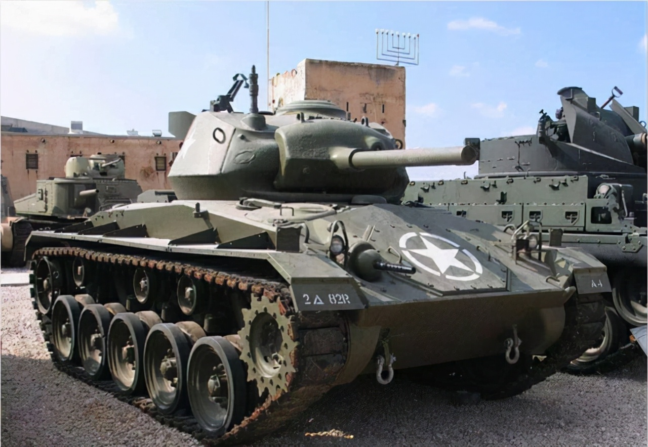 二战古董m24型坦克