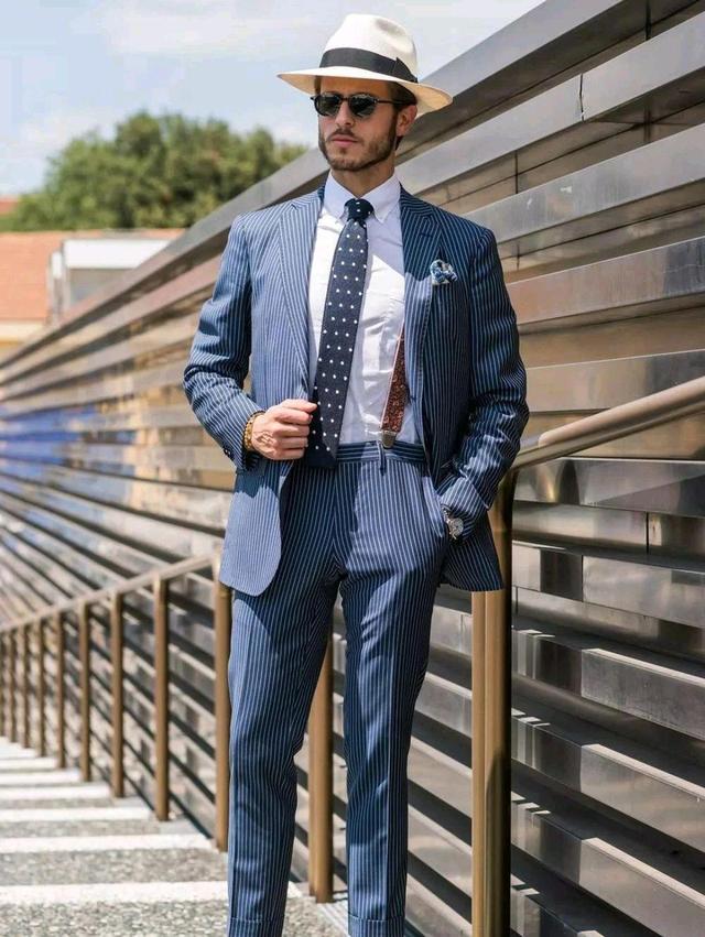 深蓝色西装配什么颜色领带