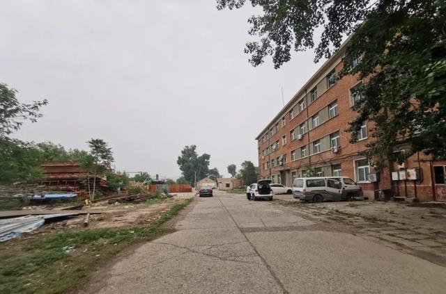北京朝阳区双桥的铁路库房小区:搞不清属于三间房乡,还是管庄乡