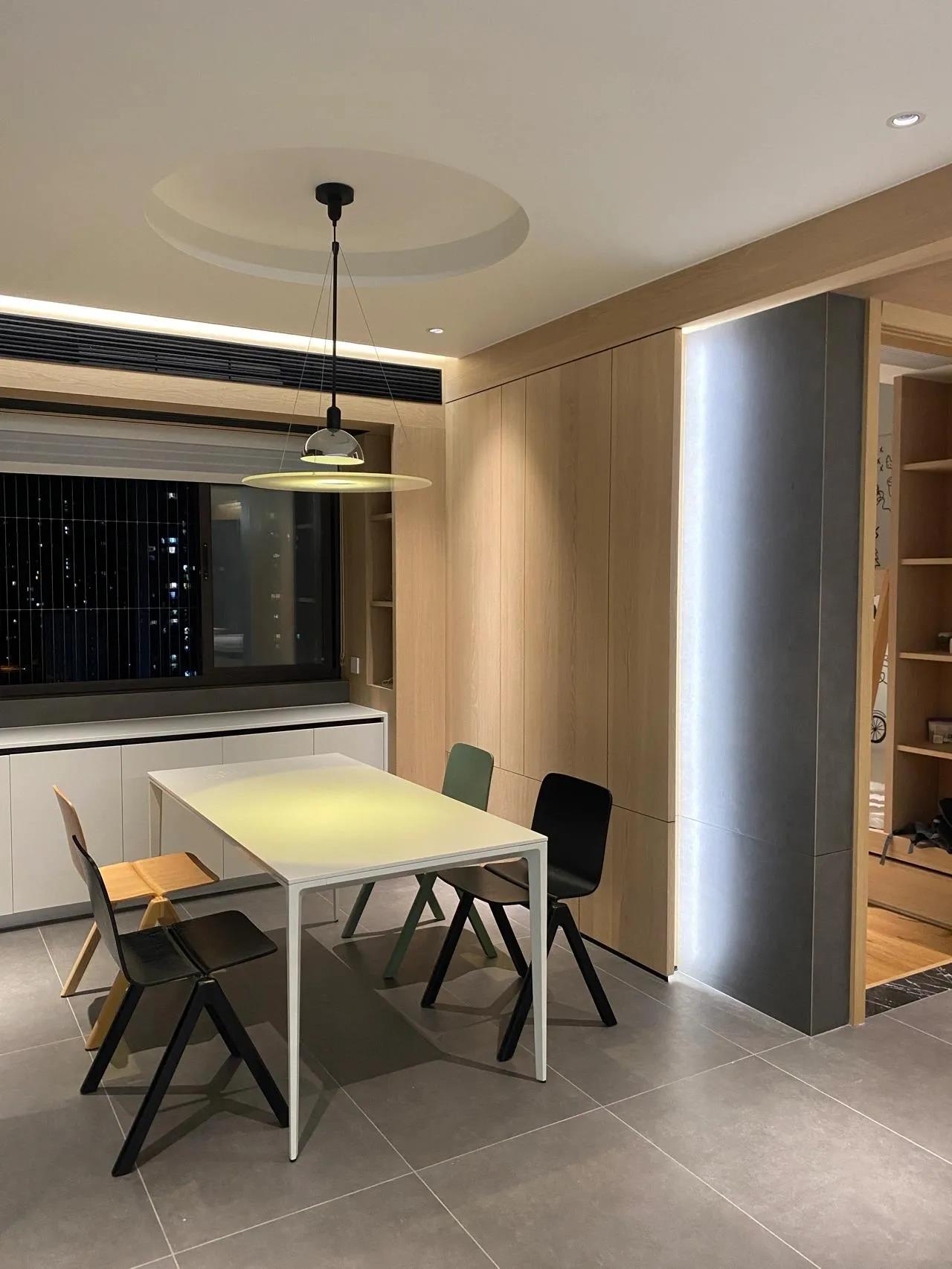 85后男生的第二套房子,高级灰搭配原木色,越看越耐看