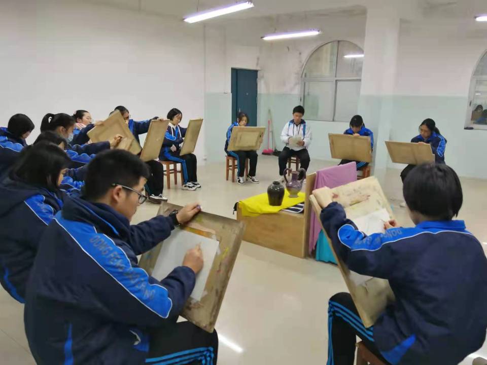 东风高级中学图片